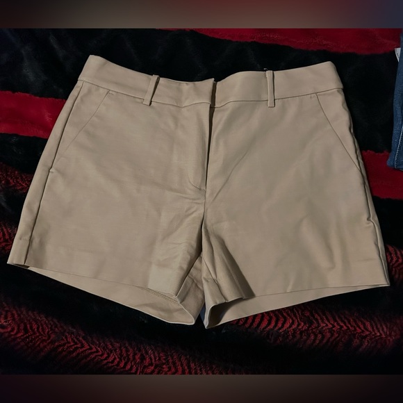 Loft brand, Riviera shorts, khaki color - Picture 1 of 2